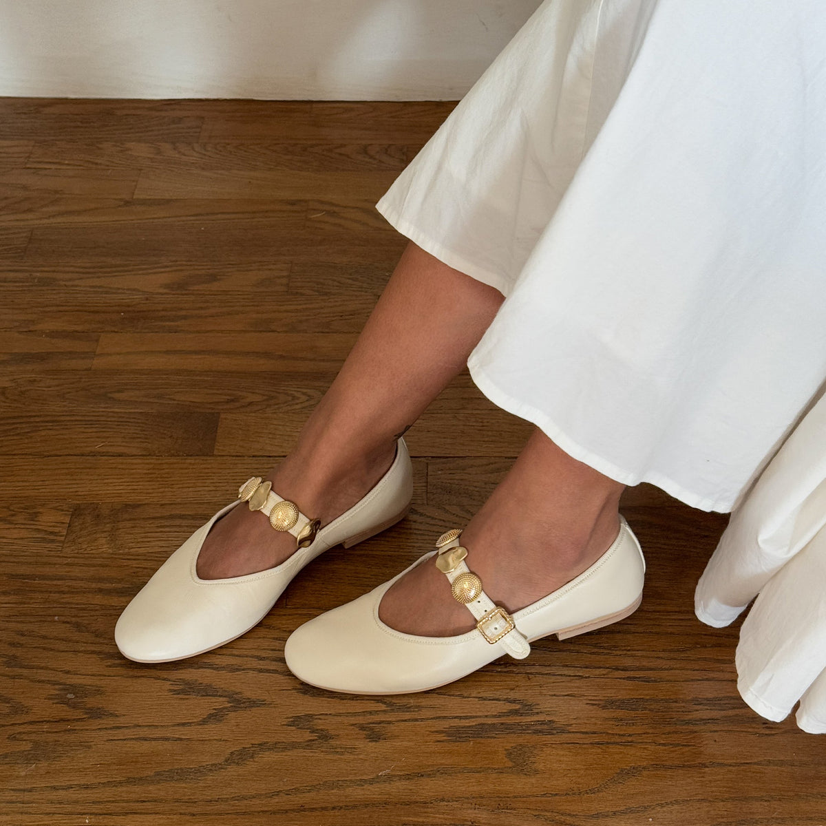 Relan Off White Leather Ballet Flats | Dolce Vita