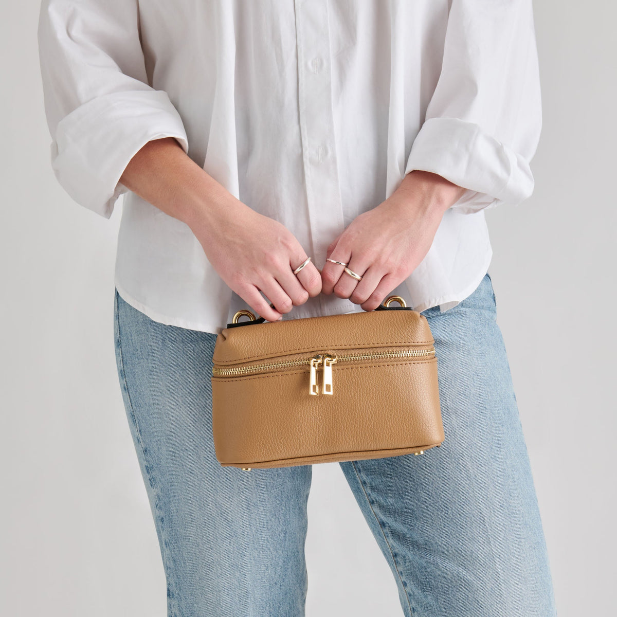 Leony Tan Leather Crossbody | Dolce Vita