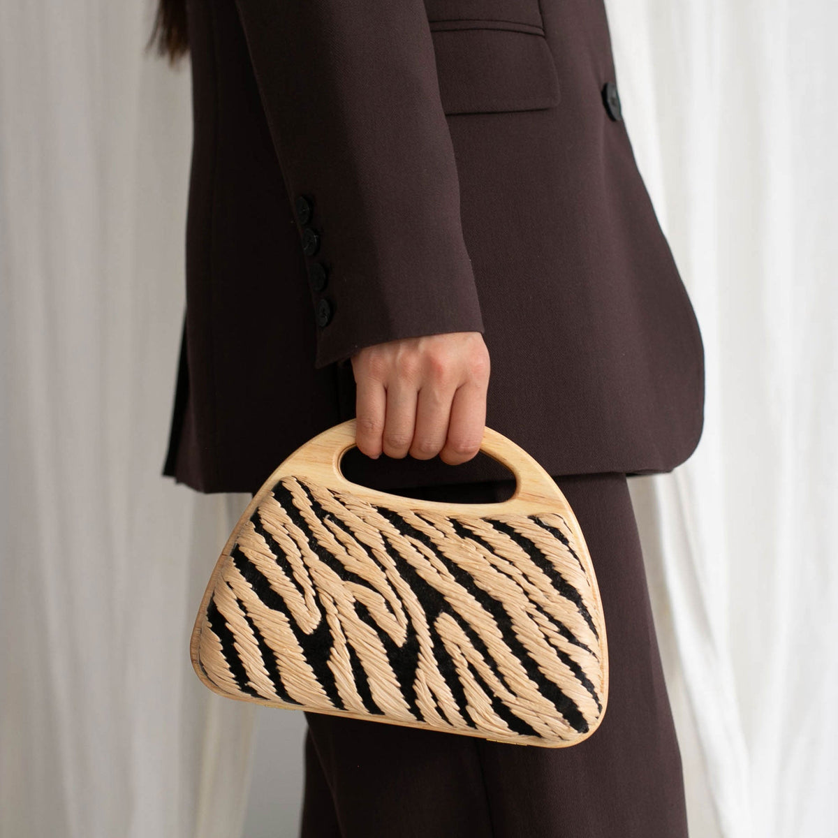 Maelie Black Natural Zebra Raffia Handbag | Dolce Vita