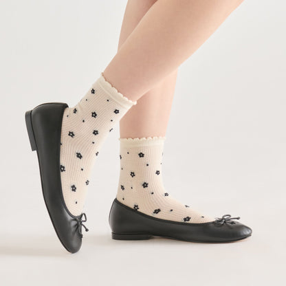 Flower Mesh White Black Anklet Socks | Dolce Vita