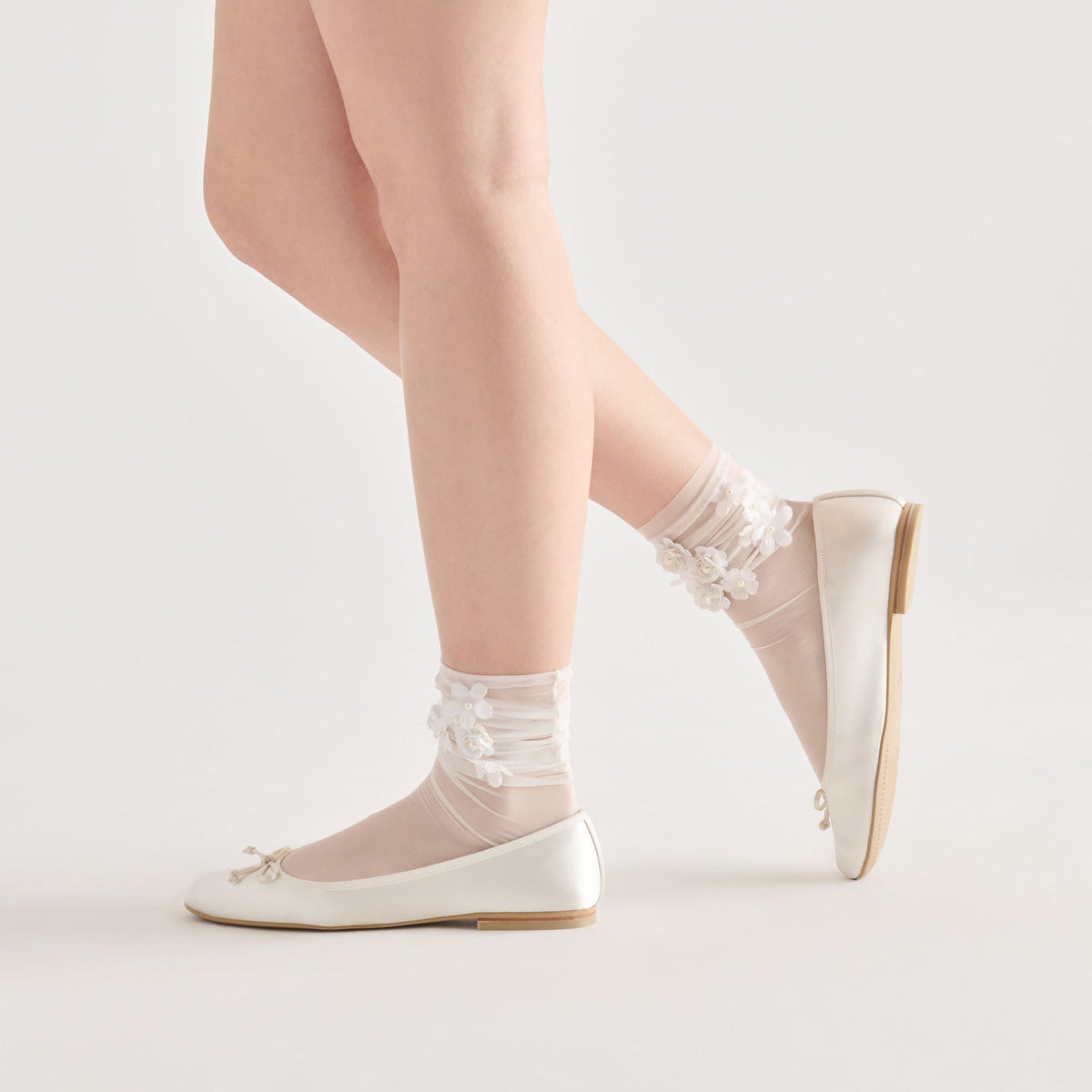 Floral Chiffon White Slouch Socks | Dolce Vita