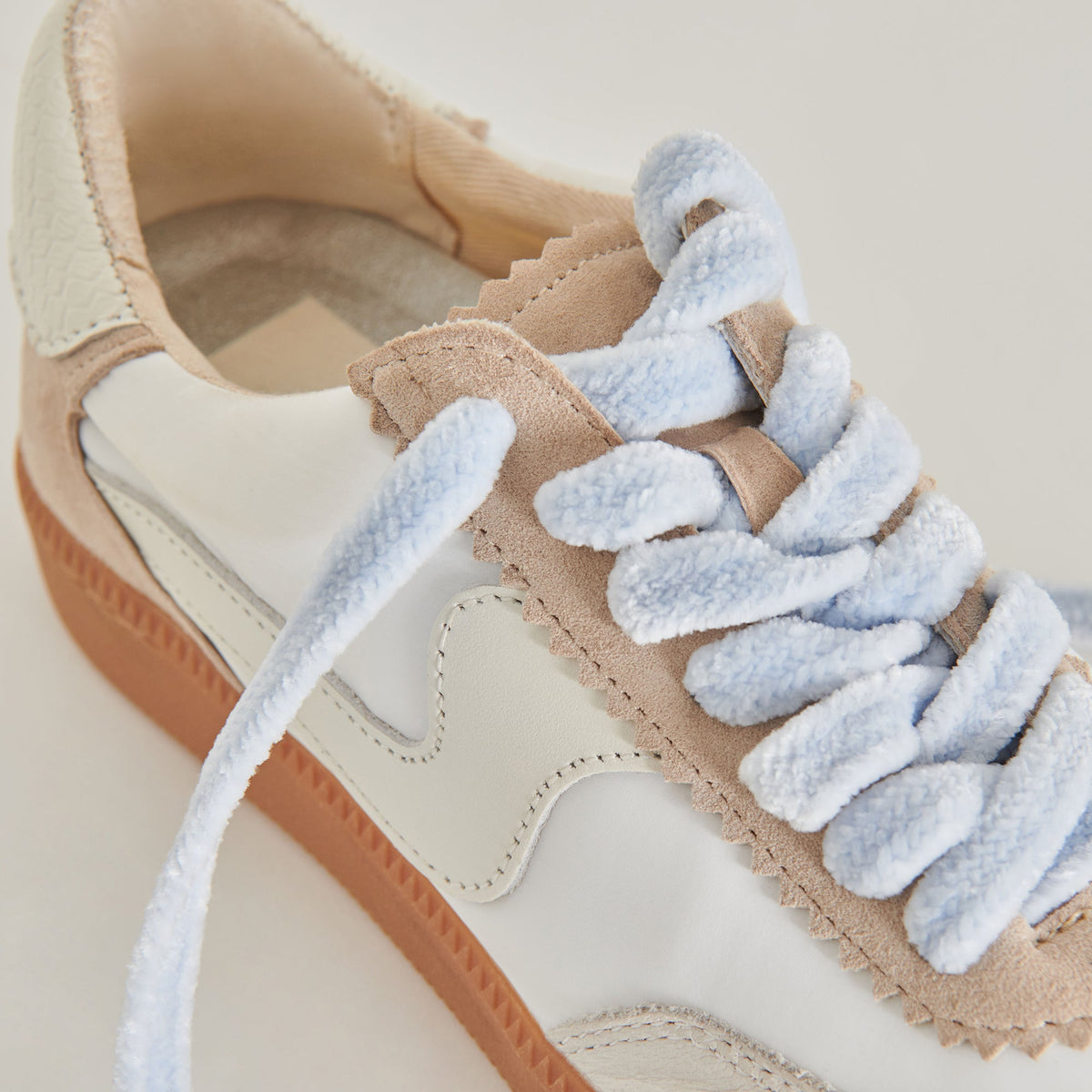 FUZZY LACE LIGHT BLUE
 – Dolce Vita | Dolce Vita